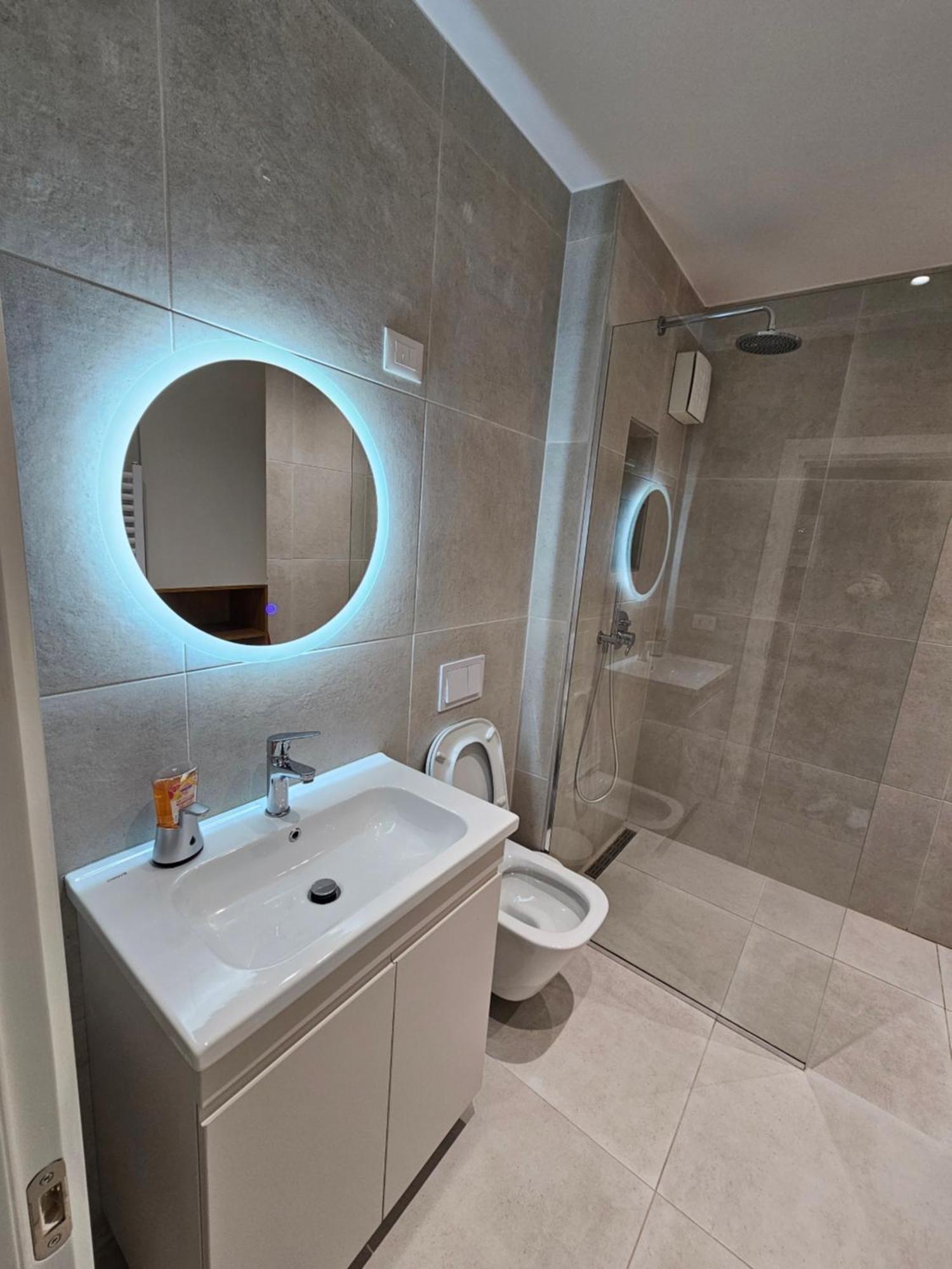 Luxury Square 21, Seven Heavens * Tirana