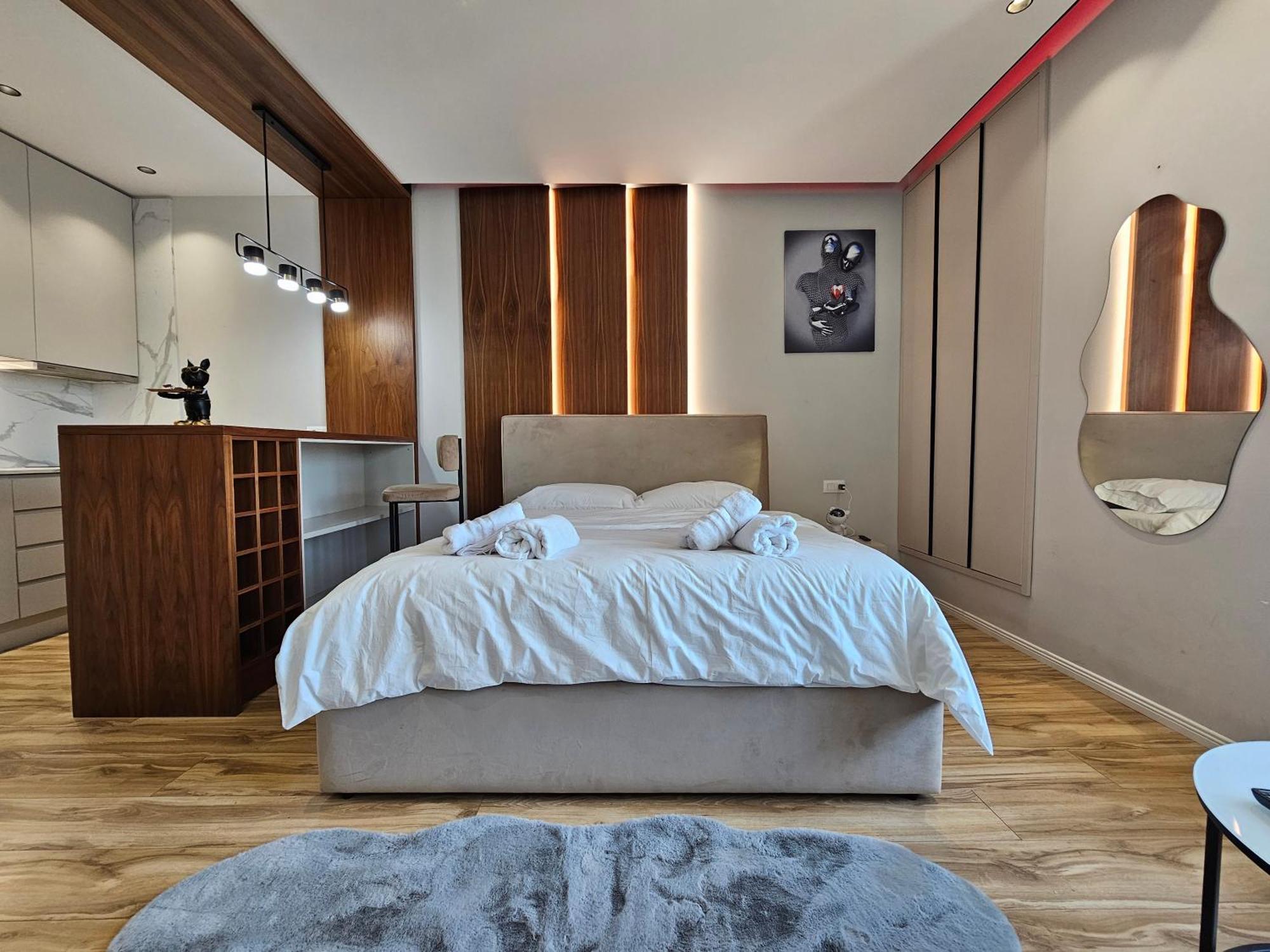 Luxury Square 21, Seven Heavens Tirana