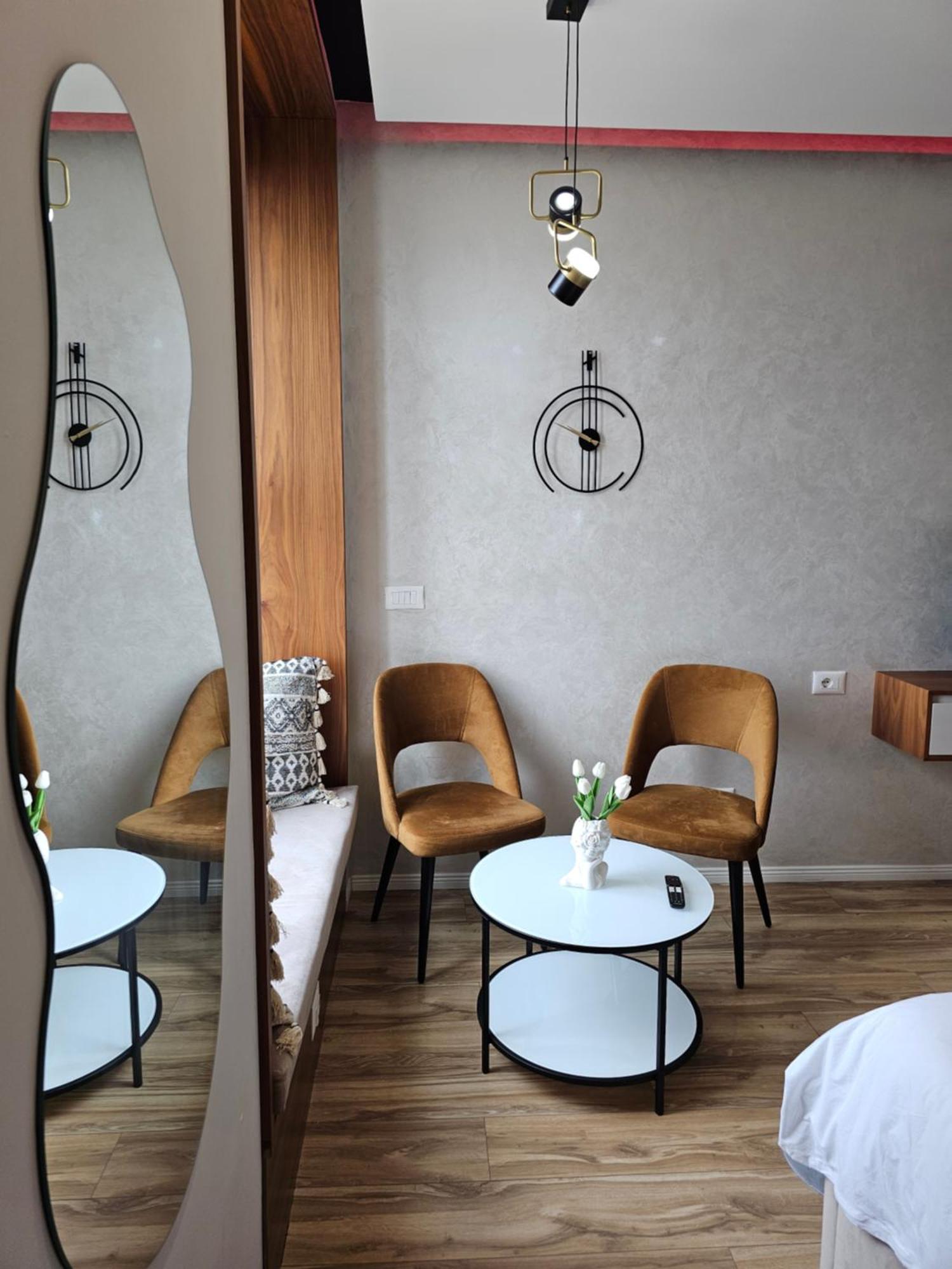 Luxury Square 21, Seven Heavens * Tirana